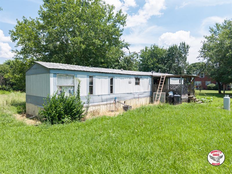SW Mobile Home & 5.74 /- Ac : McMinnville : Warren County : Tennessee