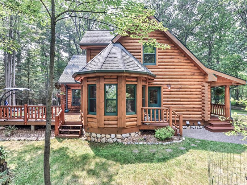 Log Home on 14 Acres : Washington : Vilas County : Wisconsin