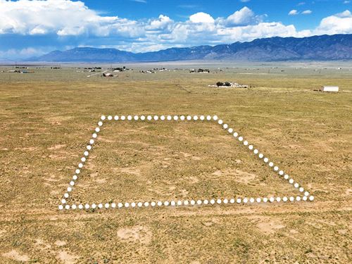 Mountain Views Near Albuquerque : Belen : Valencia County : New Mexico