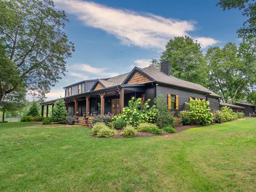 Custom-Built Estate Set on 8 Acres : Winterville : Oglethorpe County : Georgia