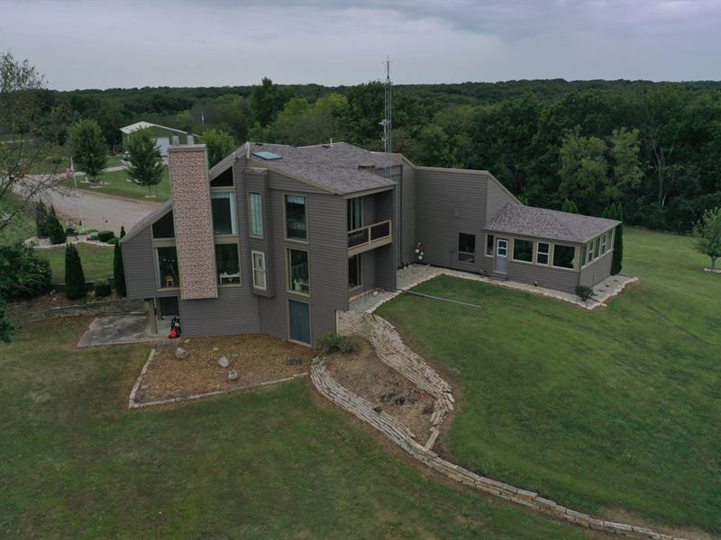 Iconic Van Buren County Home with 8 : Keosauqua : Van Buren County : Iowa