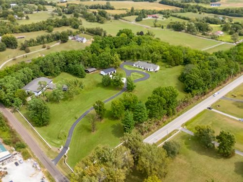 10.7 Acre Luxury Estate : Saint Joseph : Buchanan County : Missouri