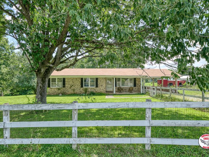 Brick Home, Buildings, 10+/- Ac : Cookeville : Putnam County : Tennessee