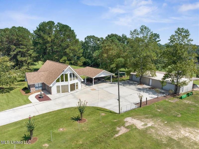 Pike Co Home with 125 Acres in Nort : McComb : Pike County : Mississippi