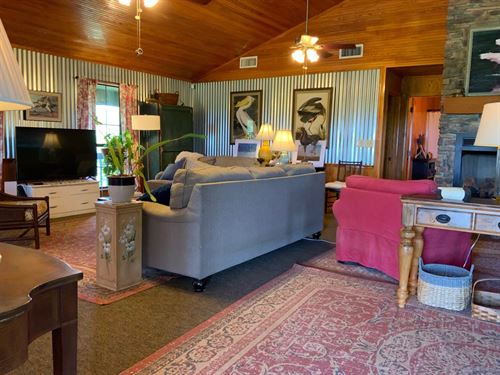 Catahoula Lake Lodge : Deville : Rapides Parish : Louisiana