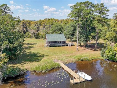 950 Acre Island With Cabin, Dock : New Bern : Craven County : North Carolina