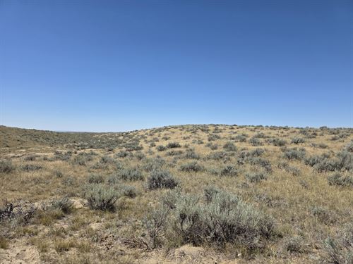 39.9 Acres of Wide Open Skies : Casper : Natrona County : Wyoming