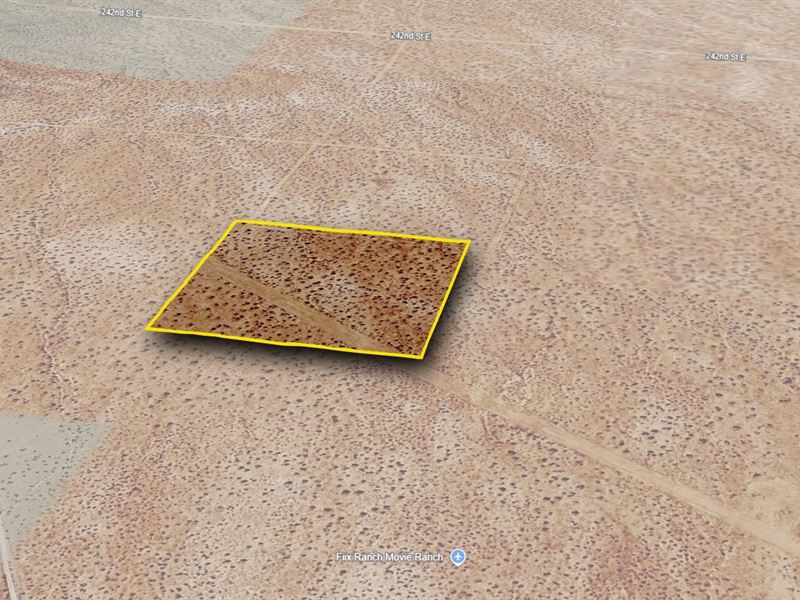 Spacious Land Escape : Lancaster : Los Angeles County : California