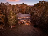 Historic 1800Slog Home in GA : Chickamauga : Walker County : Georgia