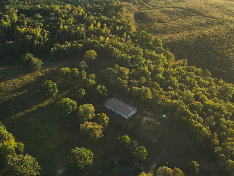 15.72 Acres with a Barndominium : Hatfield : Polk County : Arkansas