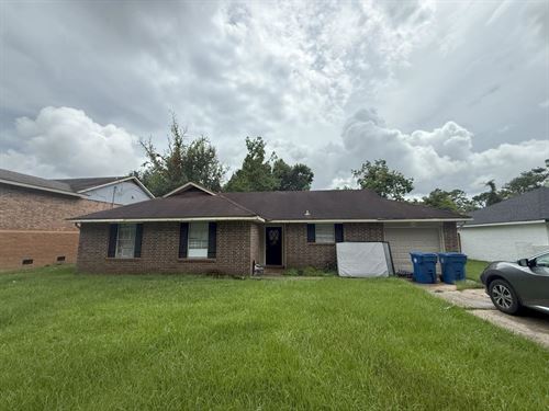 9 Single Family Homes & 3 Lots : Slidell : Saint Tammany Parish : Louisiana