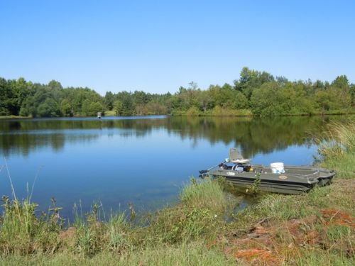 253 Acs Home~pond~fenced~barn : Millen : Jenkins County : Georgia
