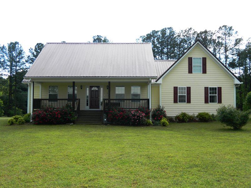 Cute Country Farm House On 3 Ac Farm for Sale in Lexington