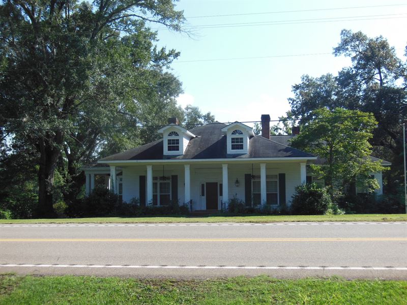 66-034 Twelve Oaks Home & Acreage : Oak Hill : Wilcox County : Alabama
