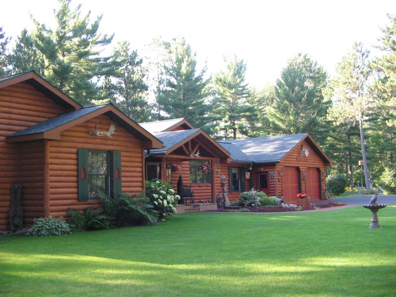 Log Northwoods Estate : Arbor Vitae : Vilas County : Wisconsin