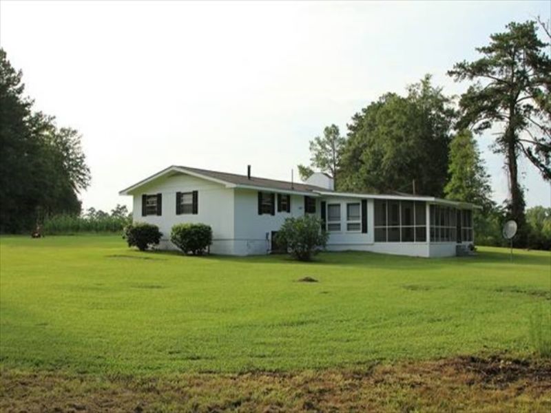 1300 Sf Home, Creek, Pond, Pasture : Jeffersonville : Twiggs County : Georgia