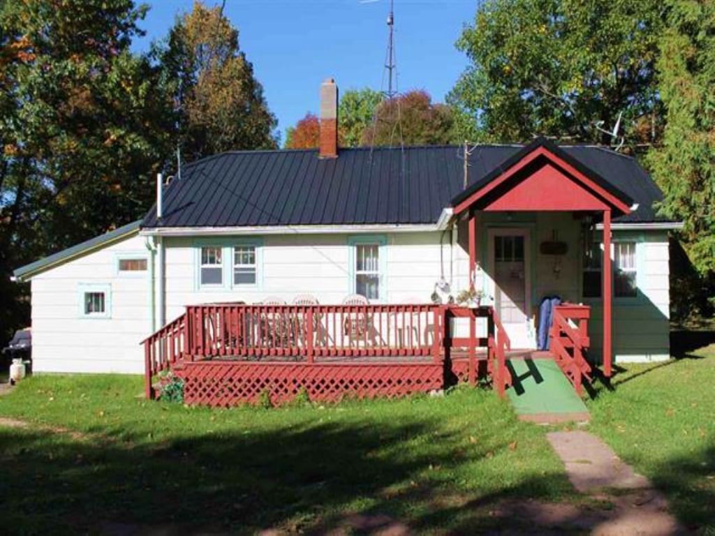 15765 Engstrom Rd., Mls 1084063 : Haight : Ontonagon County : Michigan