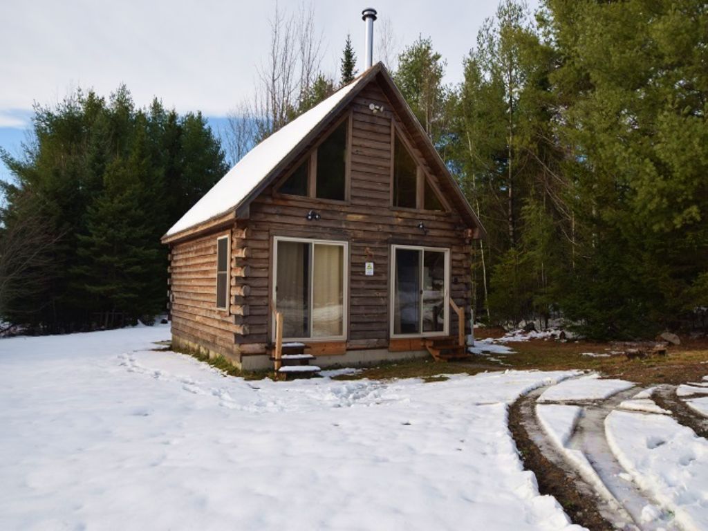 Maine Cabin In The Woods Farm for Sale in Winn, Penobscot County