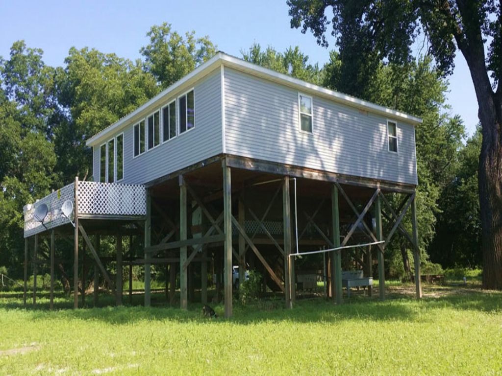 32 Ac River Hunting Farm and Cabins : Hull : Pike County : Illinois