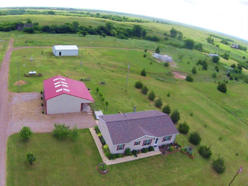 Country Home At Kanopolis Lake, Farm for Sale in Kansas, 94330 FARMFLIP