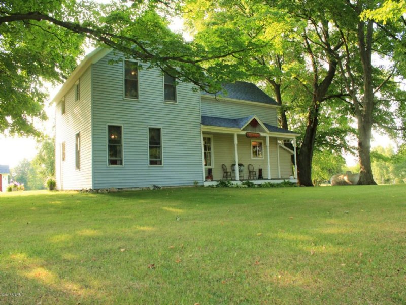 Well Kept Farm Home Farm for Sale in Fountain, Mason County, Michigan