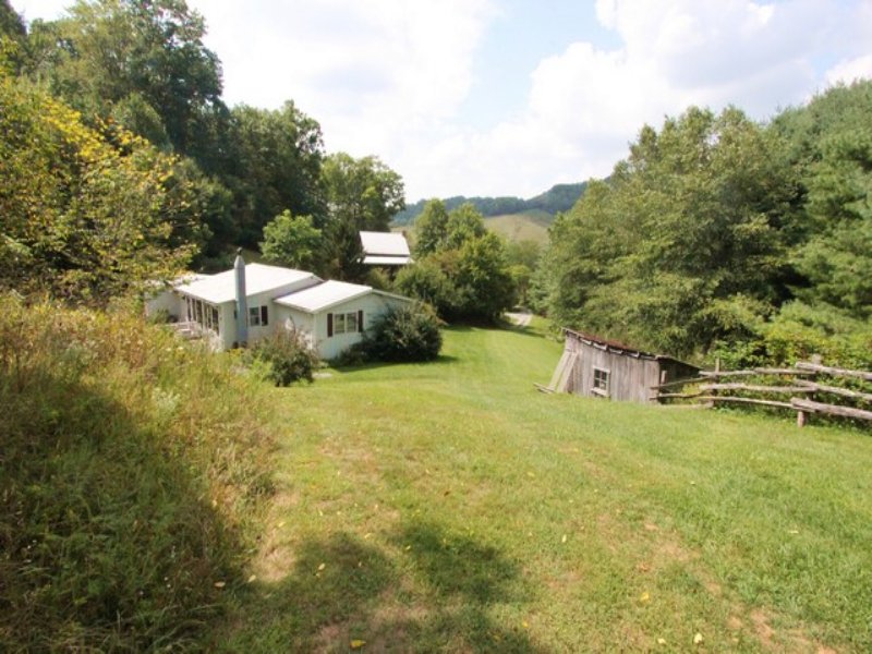Blue Ridge Mountain Farm : Mouth Of Wilson : Grayson County : Virginia